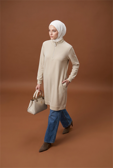 Yarım Fermuarlı Dik Yaka Uzun Kollu Rahat Kesim Basic Uzun Tunik 107 Cm Boy Bej 26KT456