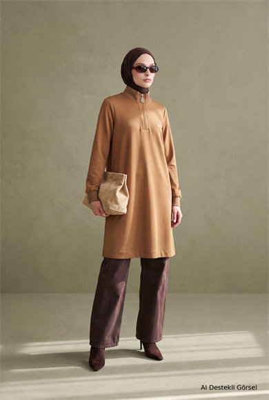 Yarım Fermuarlı Dik Yaka Uzun Kollu Rahat Kesim Basic Uzun Tunik 107 Cm Boy Taba 26KT456