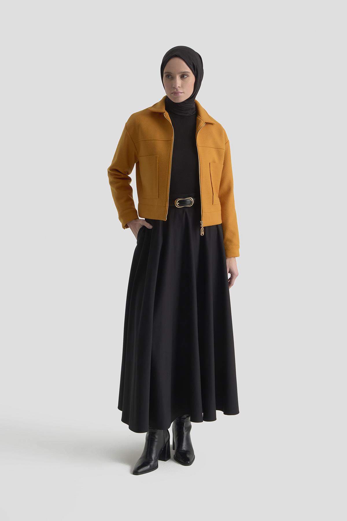 ARMİNE TREND Boydan Fermuarlı Cep Detaylı Kısa Ceket Hardal 25KT517