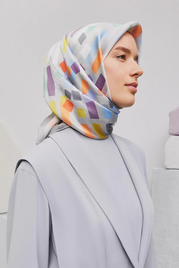 Armine Desenli Saf İpek Twill Eşarp 9341--06