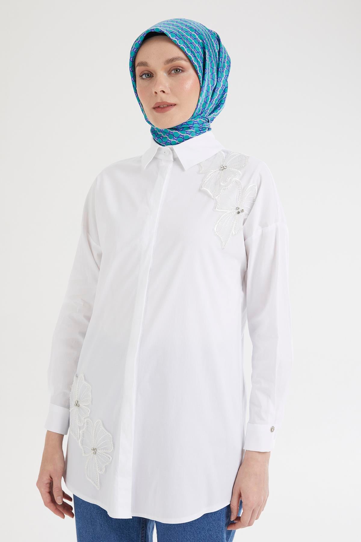 ARMİNE TREND Gömlek Yaka Çiçek Taş Desenli Tunik-Ekru 25YT312