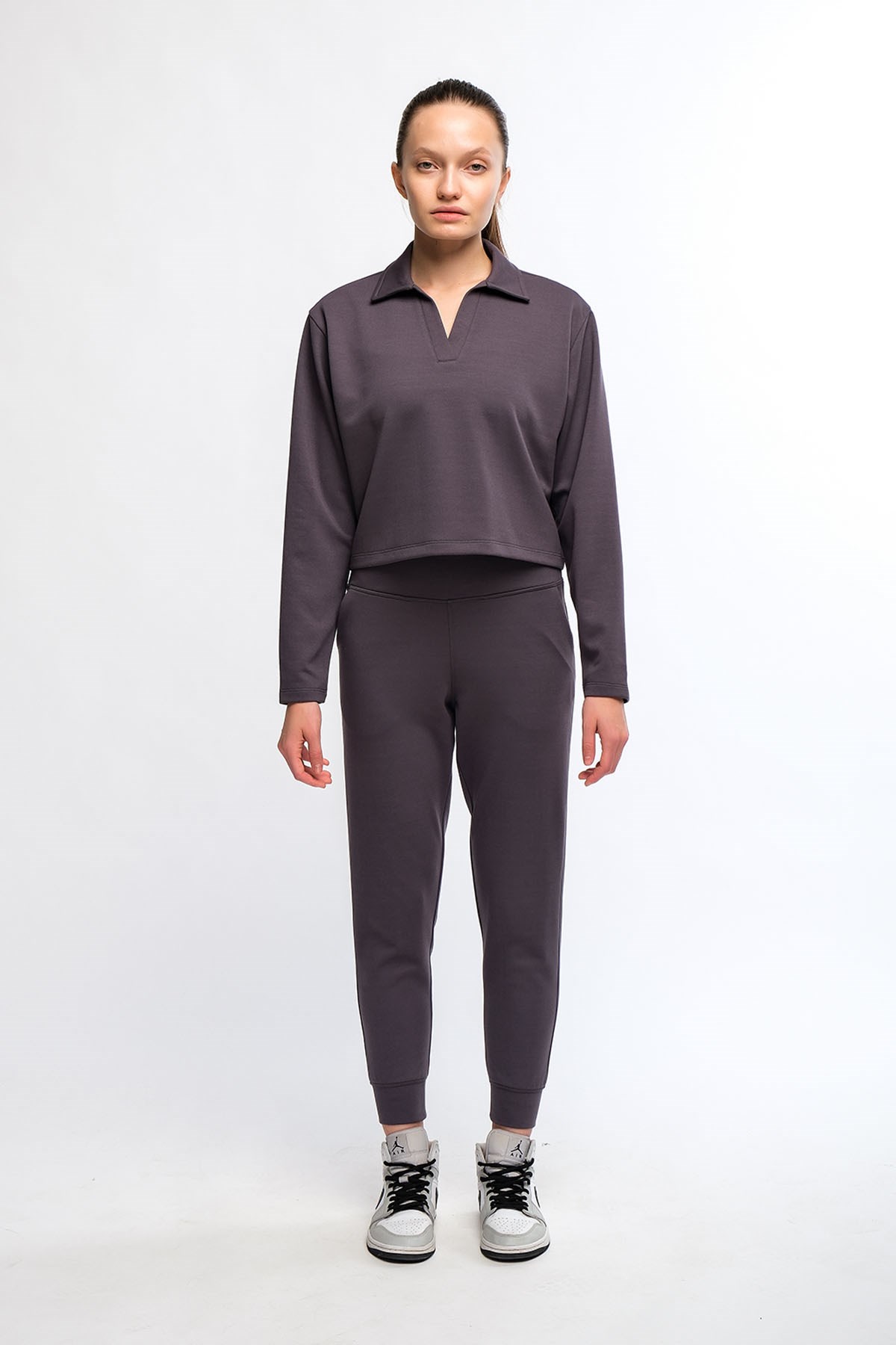 Antrasit Kadın Yaka Detaylı Crop Kesim Sweatshirt - More