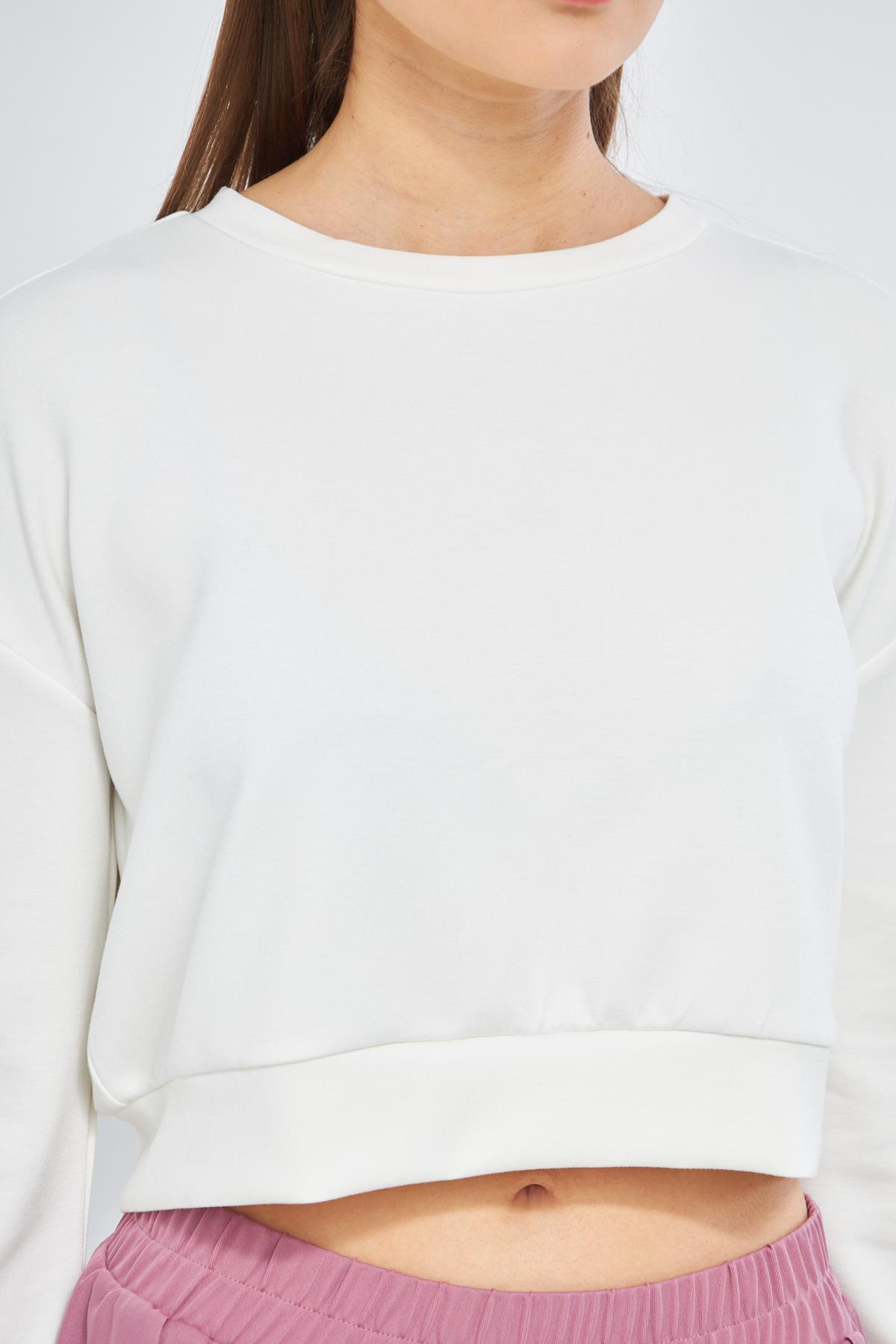 Beyaz Kadın Uzun Kollu Crop Sweatshirt - Gobi