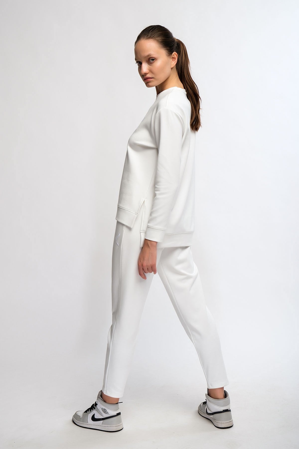 Ekru Kadın Havuç Paça Eşofman Altı Carrot Fit Pantolon - Bunny