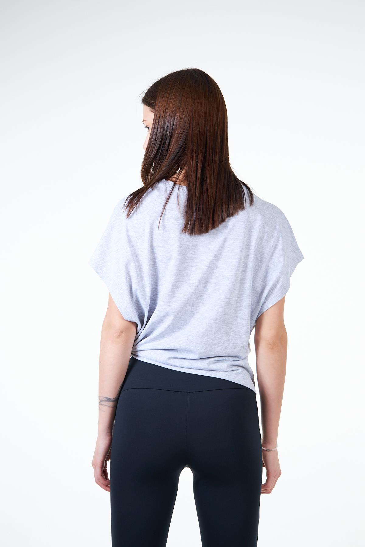 Gri Kadın Yırtmaç Detaylı Oversize Geniş Kalıp Bağlamalı Crop T-shirt - Frima