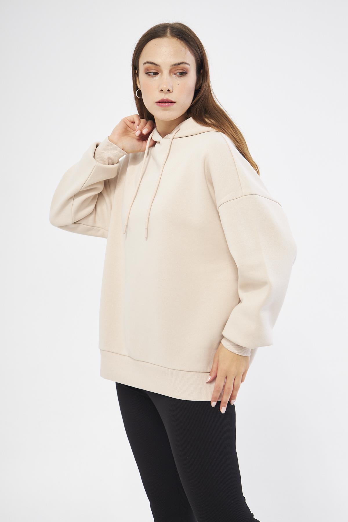 Kadın Oversize Basic Kapüşonlu Şardonlu Sweatshirt Bej - Fruno