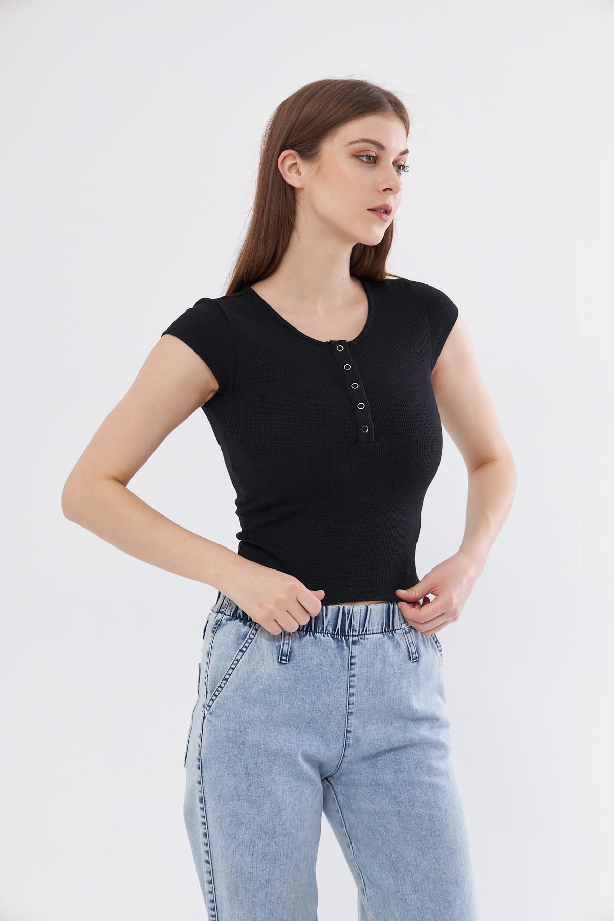 Kadın Siyah Dar Kalıp Crop T-shirt - Citcit