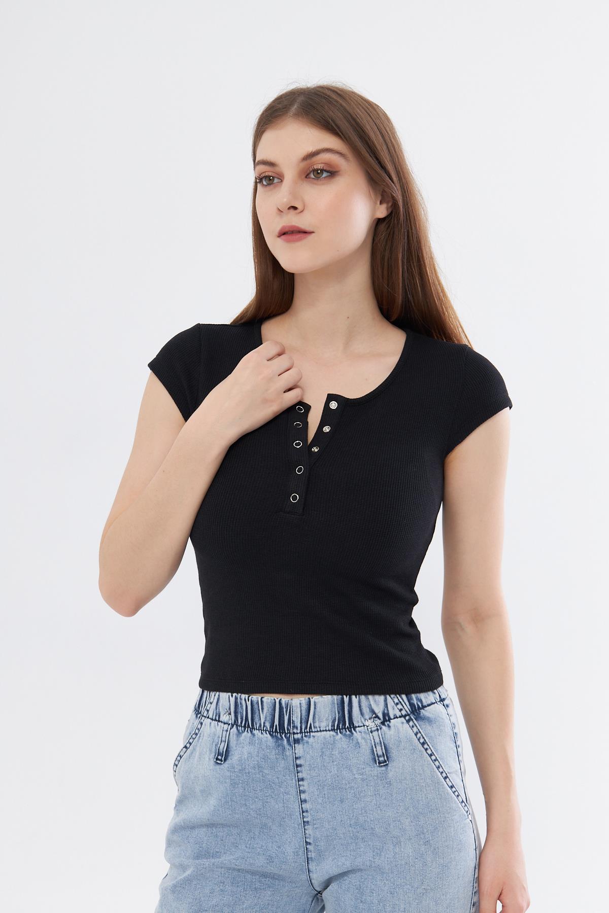 Kadın Siyah Dar Kalıp Crop T-shirt - Citcit