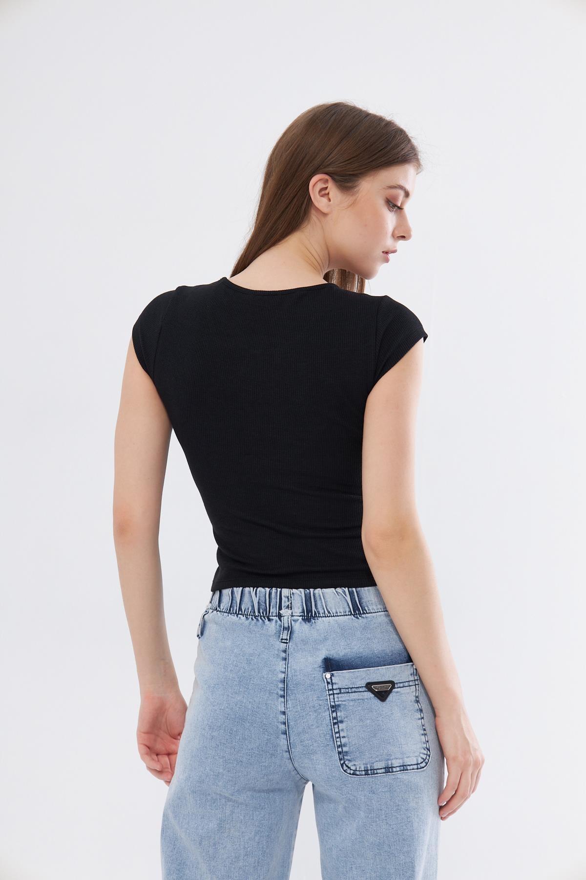 Kadın Siyah Dar Kalıp Crop T-shirt - Citcit