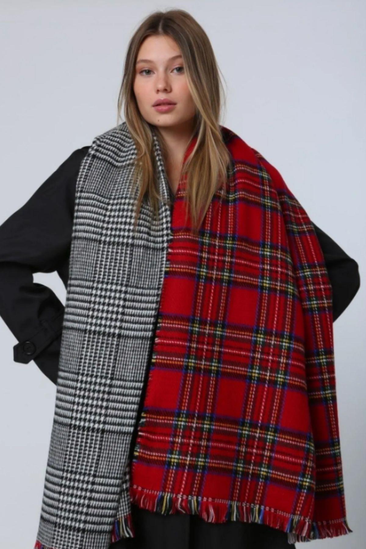 Yumuşak Kırmızı Çift Taraflı Ekose Desenli Şal