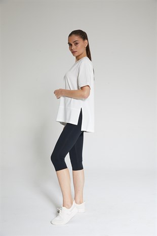 Beyaz Kadın Pamuklu Yırtmaçlı Oversize  T-shirt - Nors