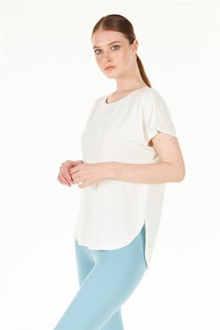 Beyaz Yırtmaç Detaylı Rahat Kalıp Modal T-shirt - Dora