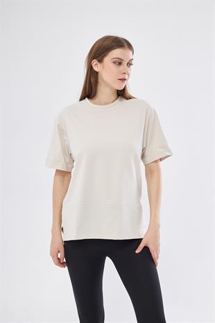Kadın Bej Pamuklu Yırtmaçlı Oversize  T-shirt - Nors