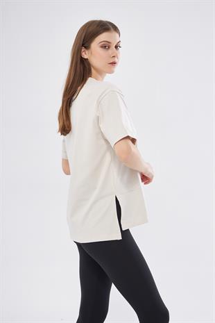 Kadın Bej Pamuklu Yırtmaçlı Oversize  T-shirt - Nors