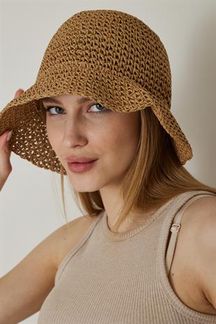 Kadın El Örgüsü Camel Hasır Şapka - Afra