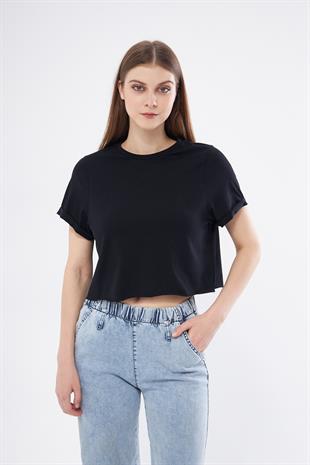 Kadın Siyah Crop T-shirt - Lila
