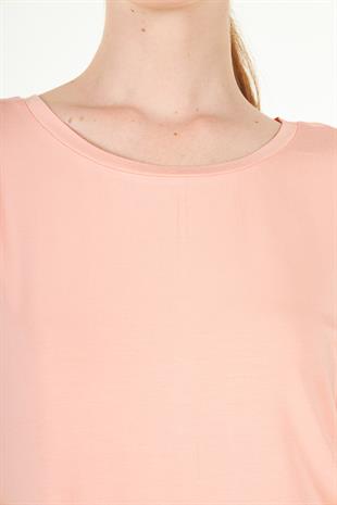 Pembe Yırtmaç Detaylı Rahat Kalıp Modal T-shirt - Dora