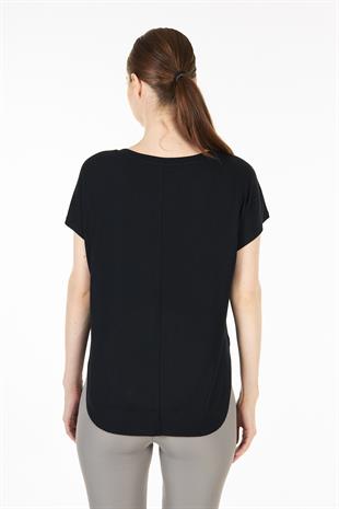 Siyah Yırtmaç Detaylı Rahat Kalıp Modal T-shirt - Dora