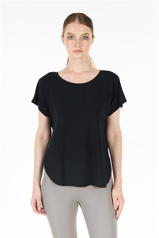 Siyah Yırtmaç Detaylı Rahat Kalıp Modal T-shirt - Dora