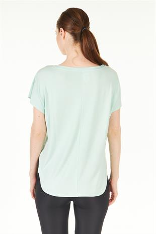 Yeşil Yırtmaç Detaylı Rahat Kalıp Modal T-shirt - Dora