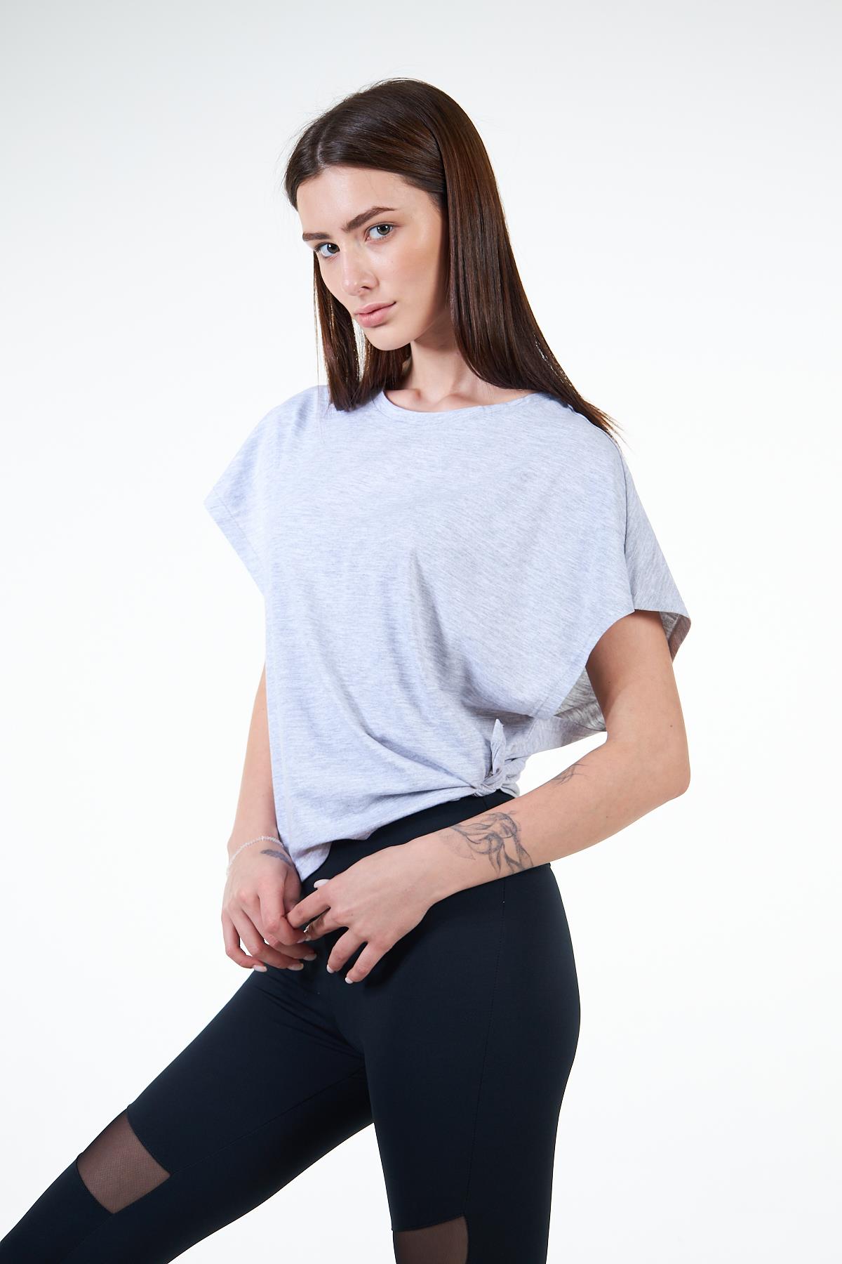 Gri Kadın Yırtmaç Detaylı Oversize Geniş Kalıp Bağlamalı Crop T-shirt - Frima