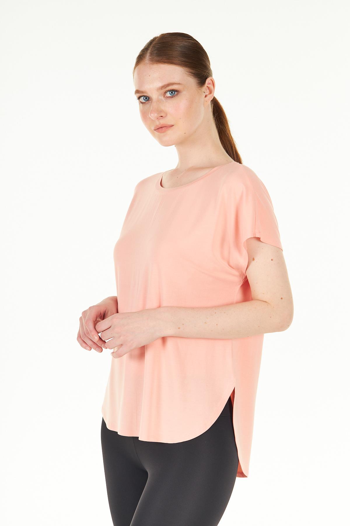 Pembe Yırtmaç Detaylı Rahat Kalıp Modal T-shirt - Dora