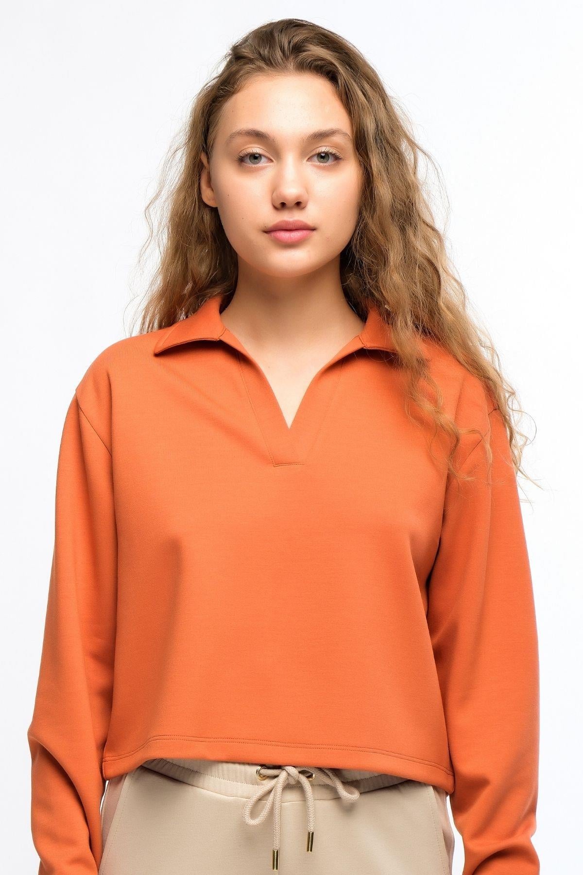 Turuncu Kadın Yaka Detaylı Crop Kesim Sweatshirt - More