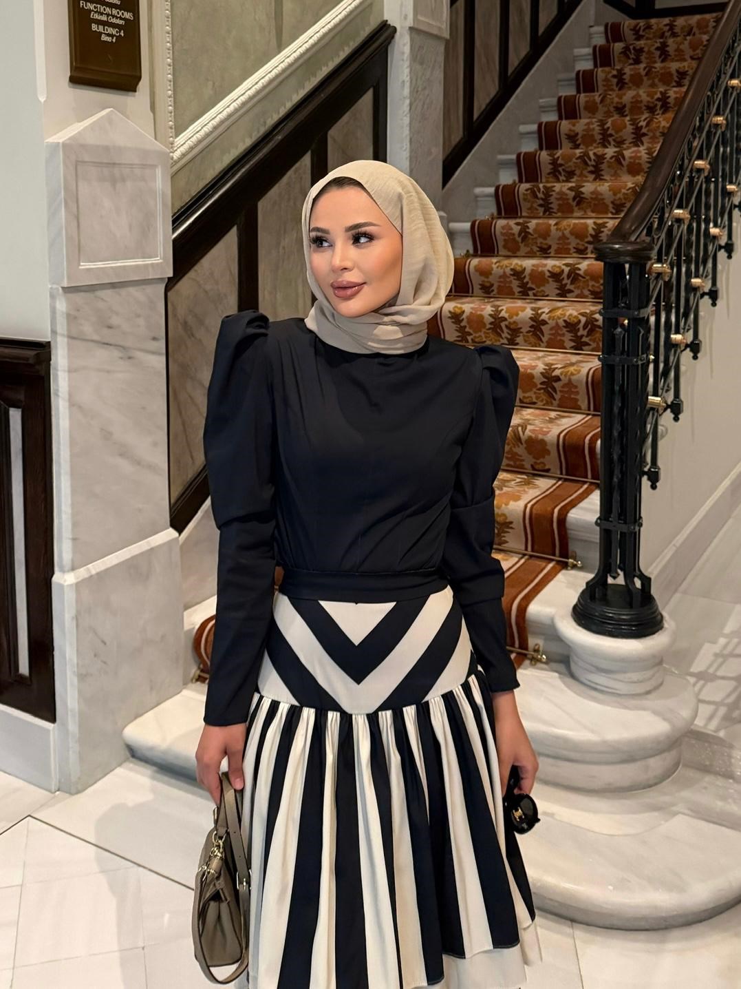 Betty Takım Çizgili