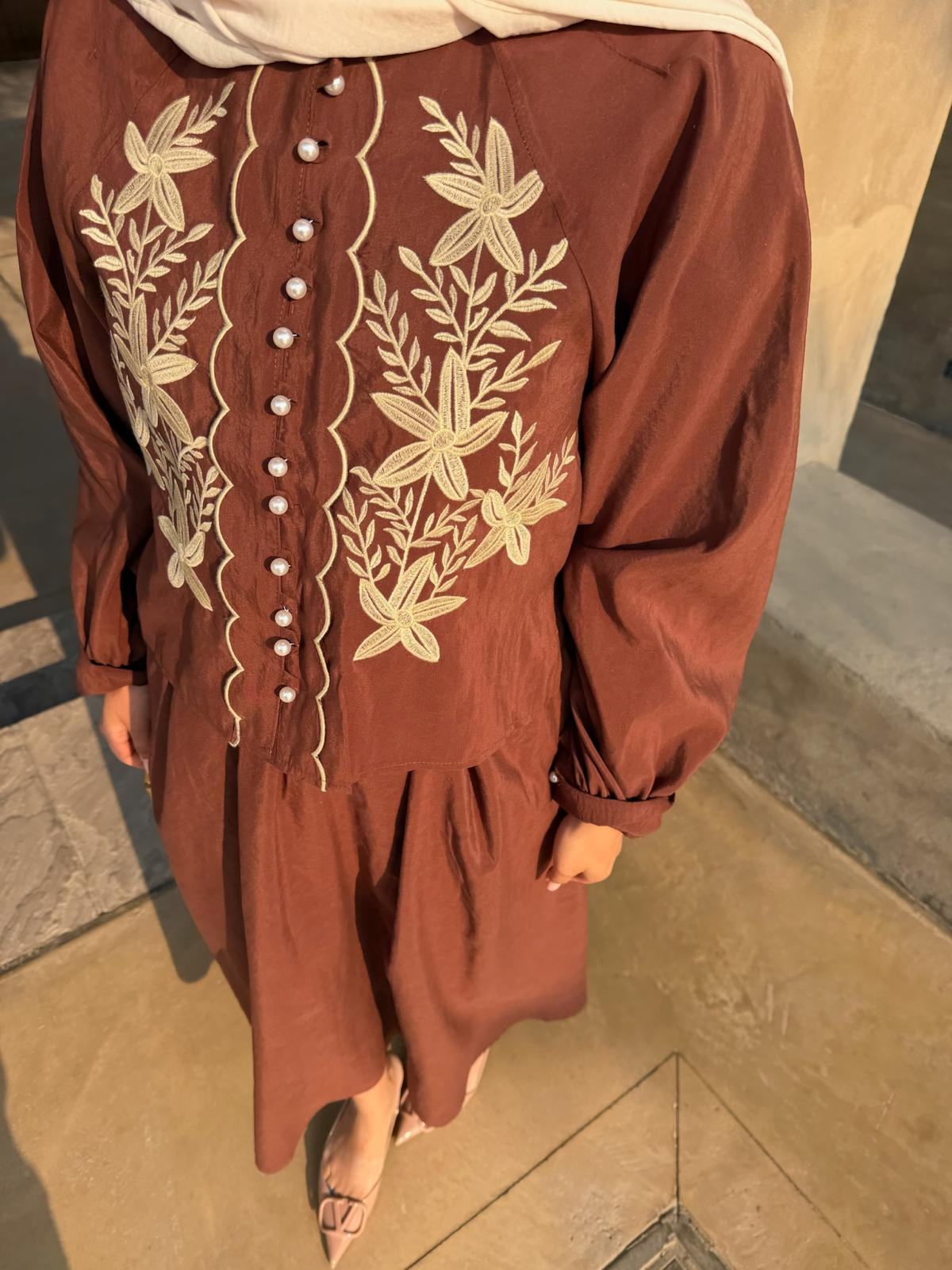 Nakışlı Etekli Takım Kahve