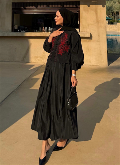 Nakışlı Etekli Takım Siyah 