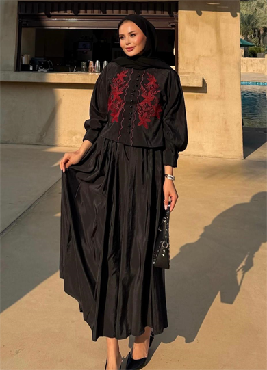 Nakışlı Etekli Takım Siyah 