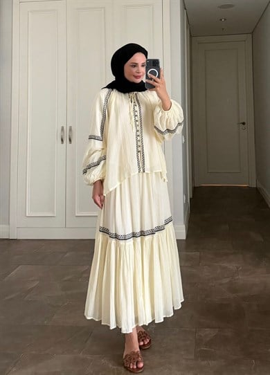 Vintage Etekli Takım Krem