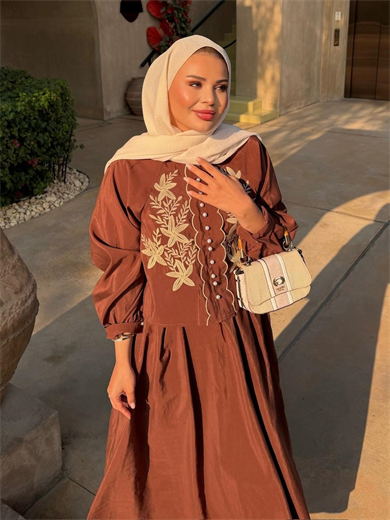 Nakışlı Etekli Takım Kahve