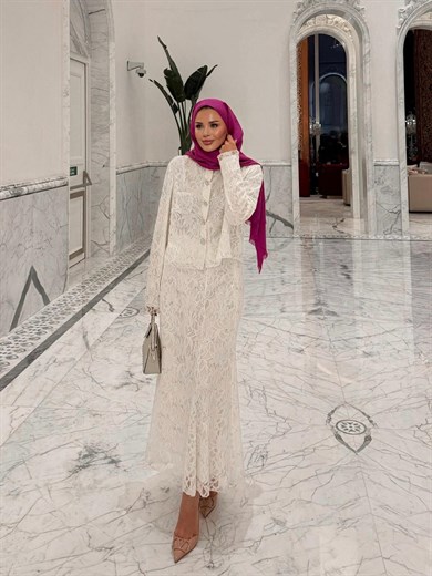 İthal Dantelli Etekli Takım Ekru 