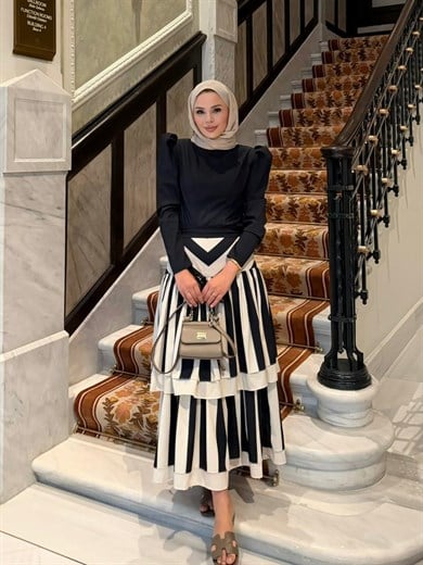 Betty Takım Çizgili