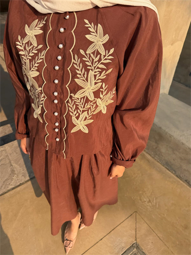 Nakışlı Etekli Takım Kahve