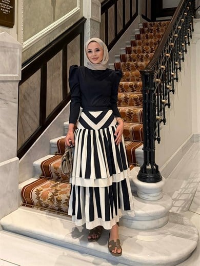 Betty Takım Çizgili