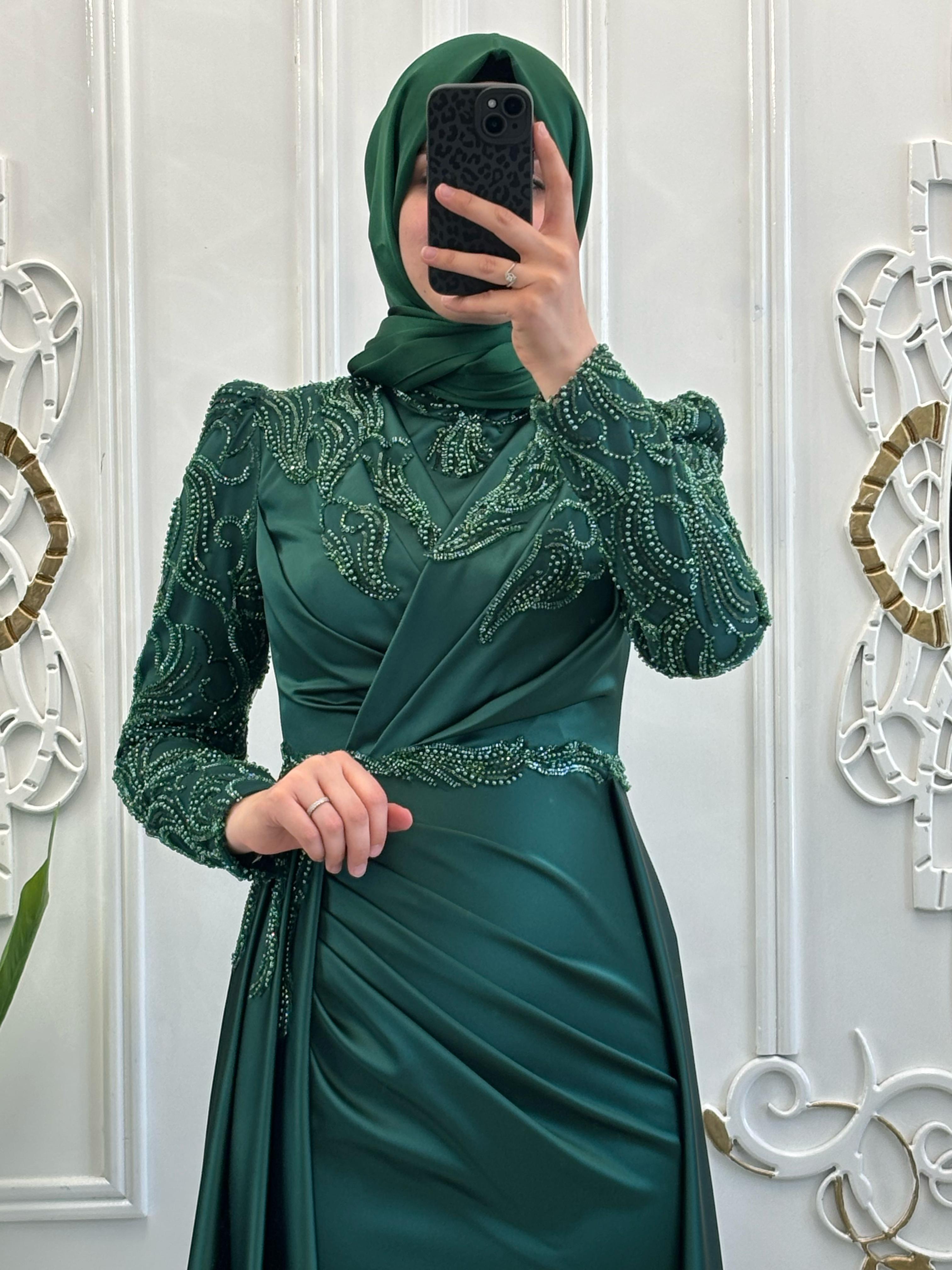  Akra Abiye Zümrüt