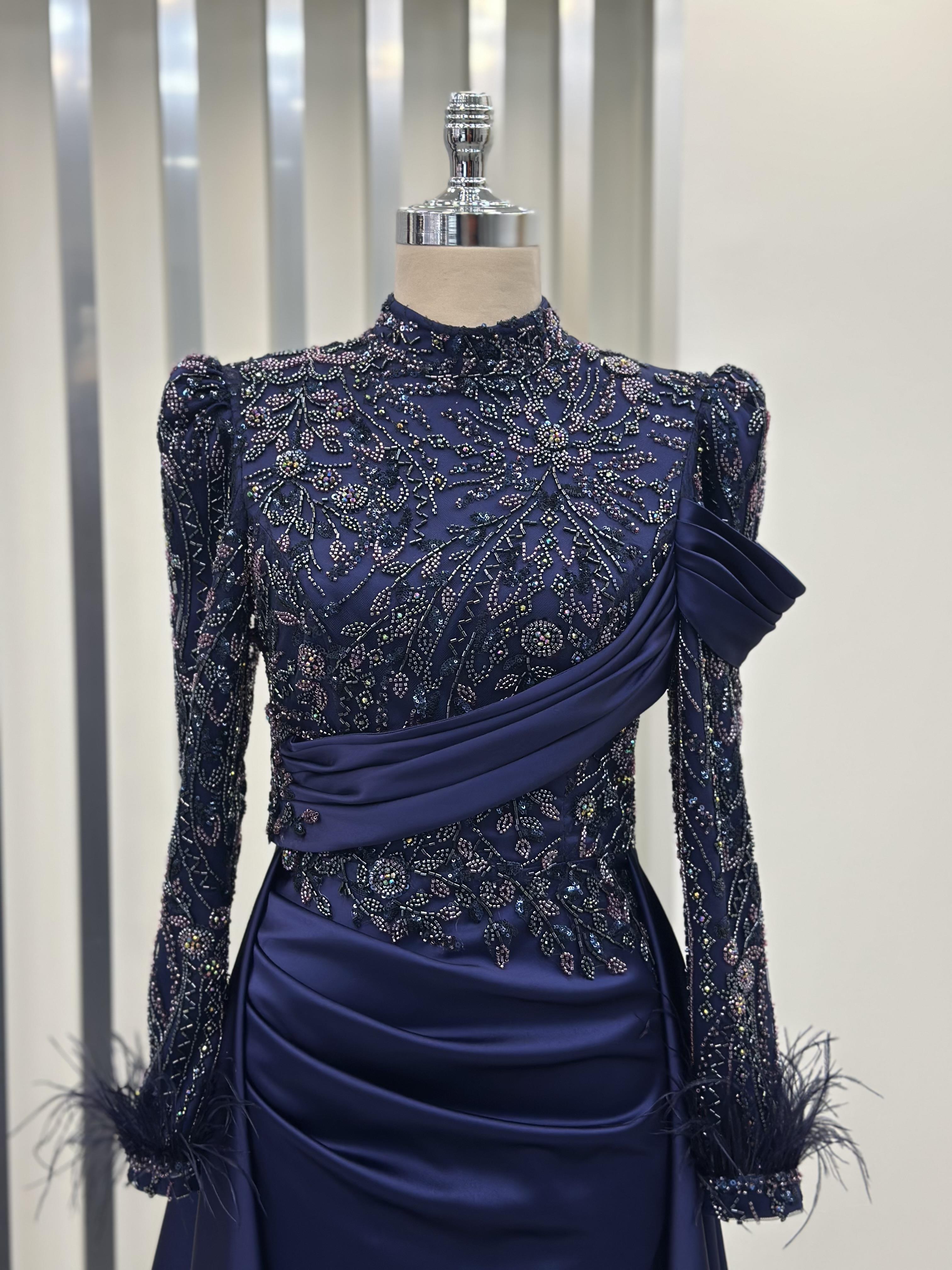 Anabel Abiye Lacivert