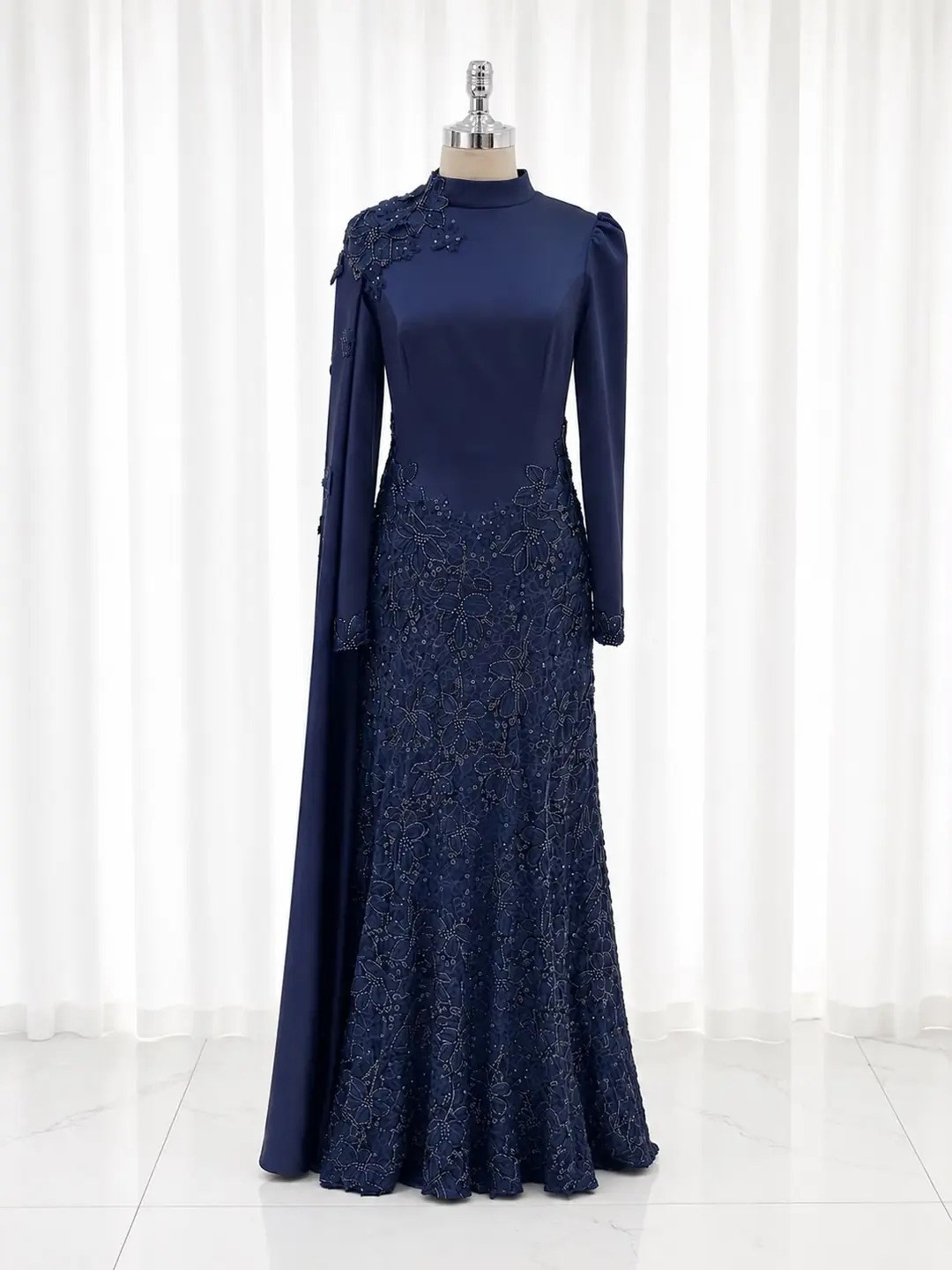 Farah Abiye Lacivert
