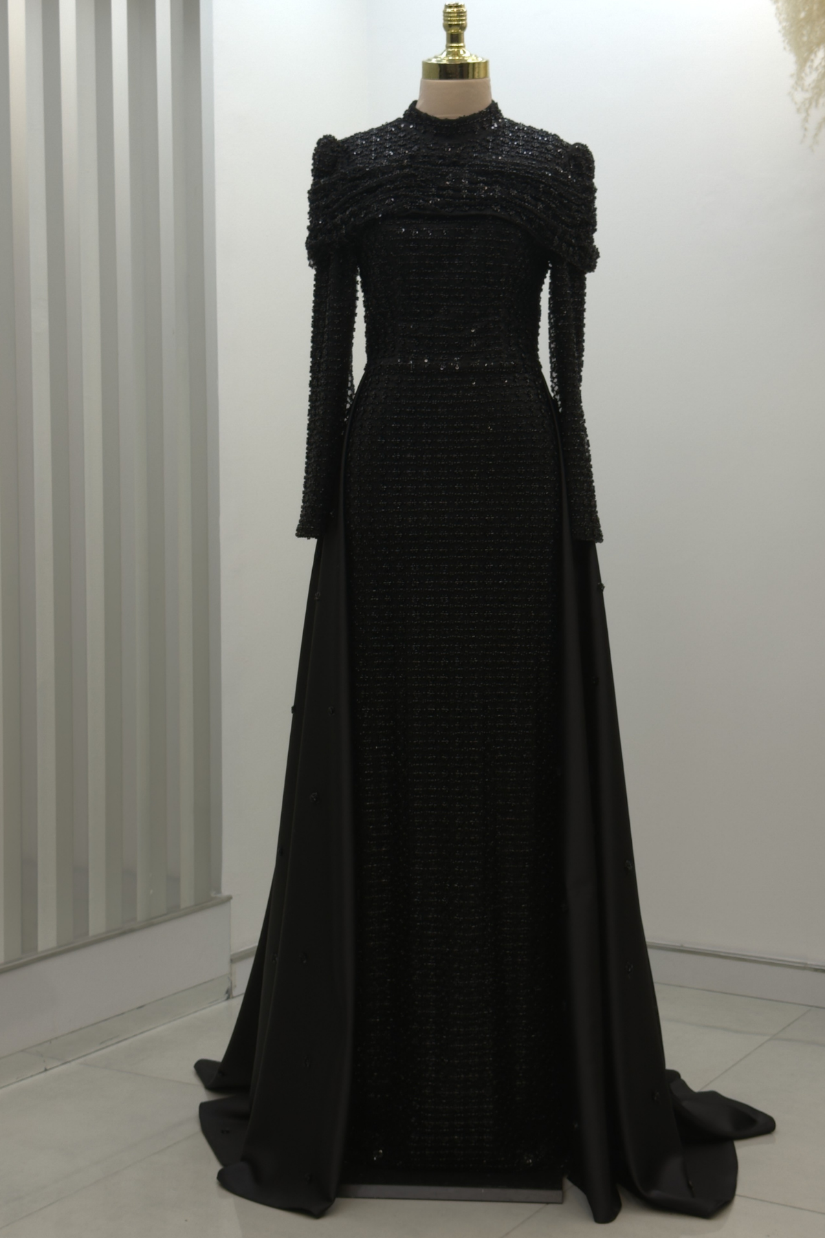 Griselda Abiye Siyah