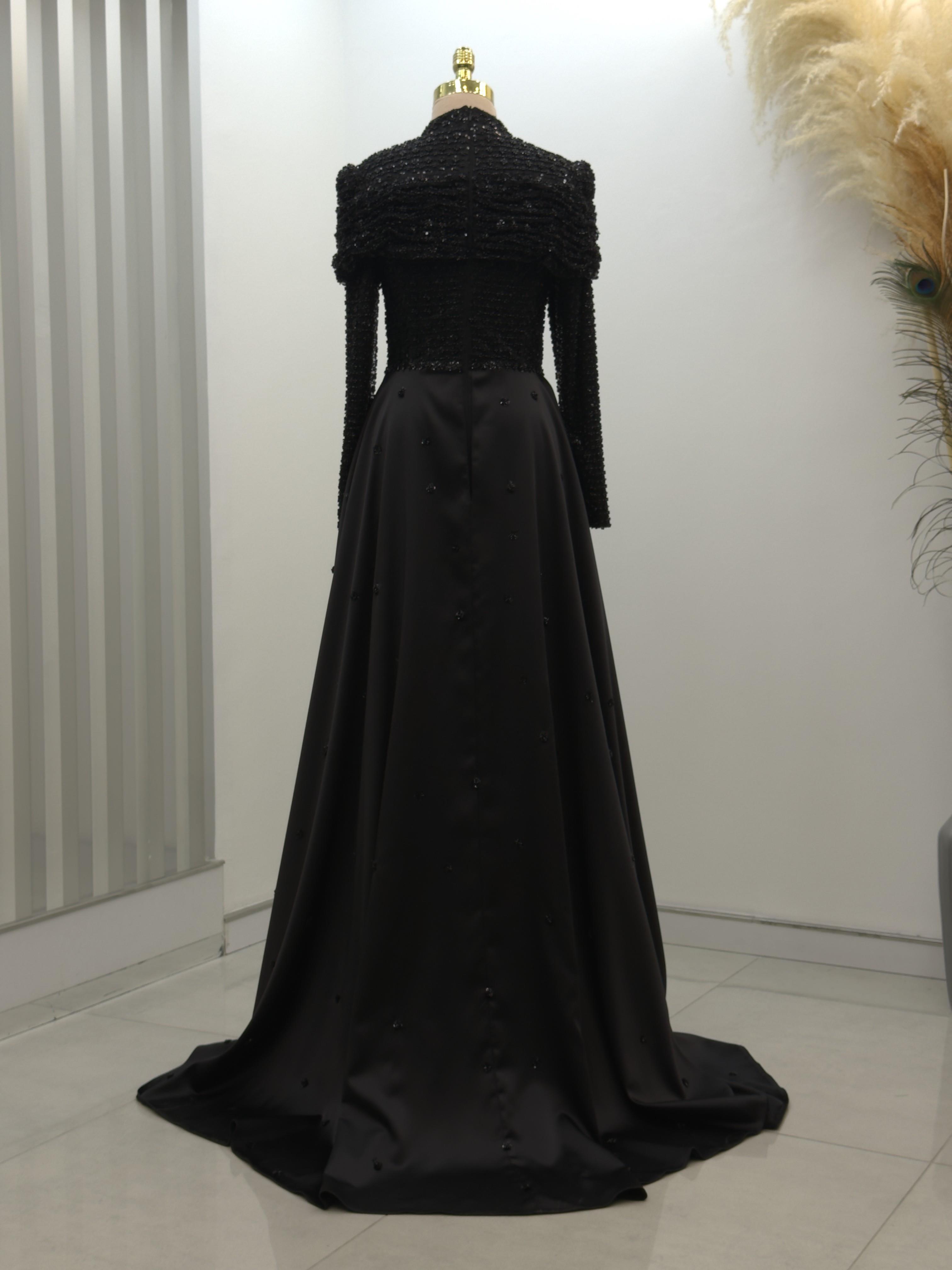 Griselda Abiye Siyah