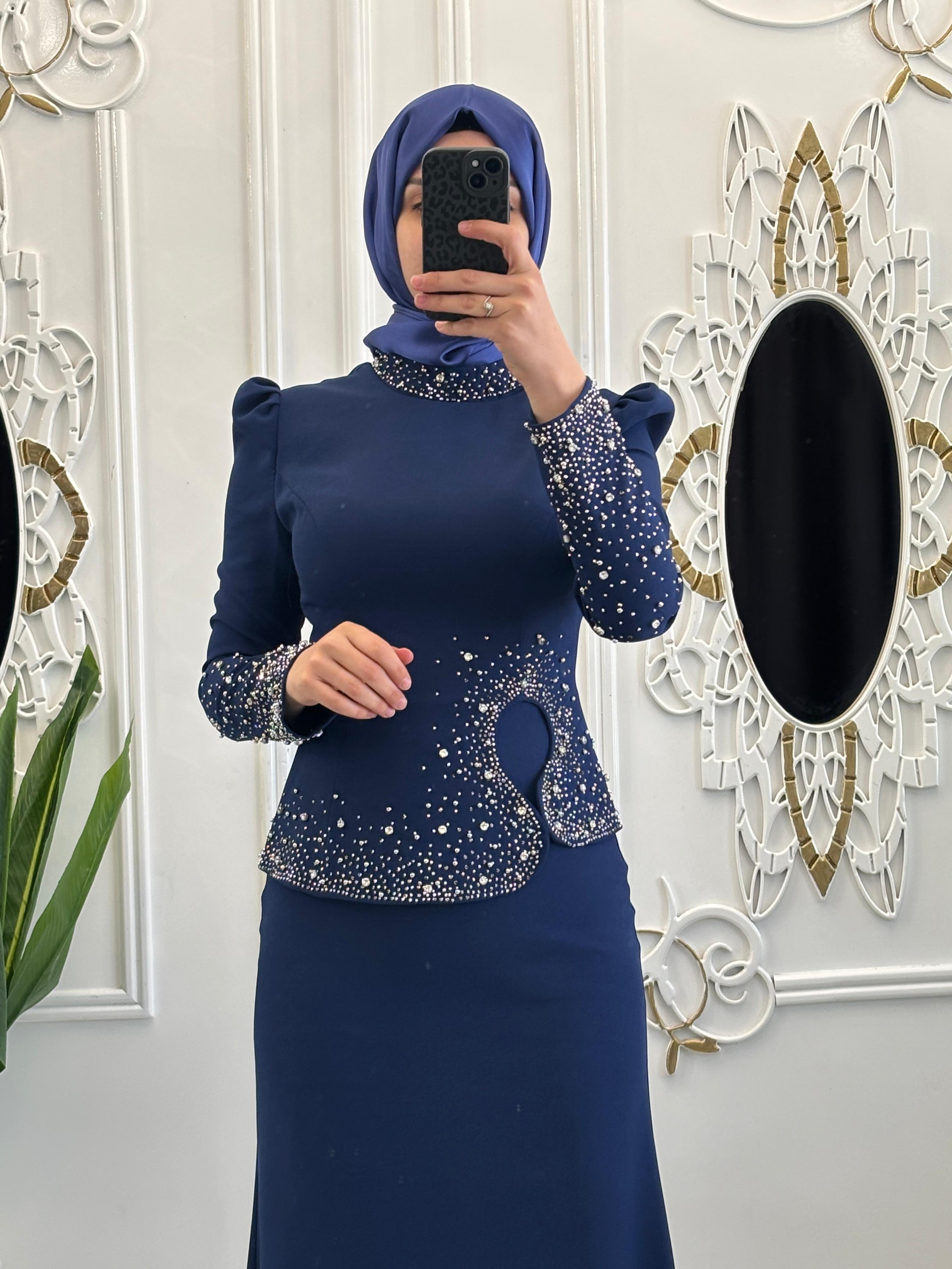 Melisa Abiye Lacivert