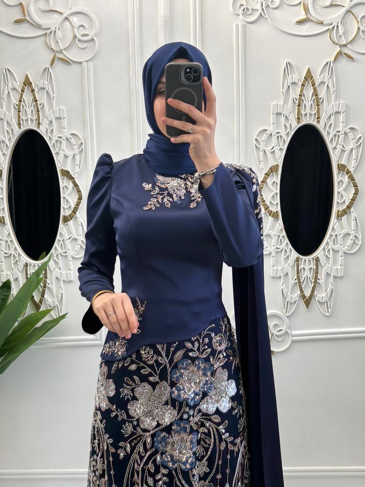 Nagehan Abiye Lacivert