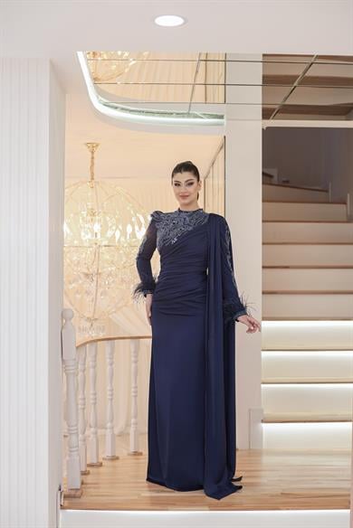 Melinda Abiye Lacivert