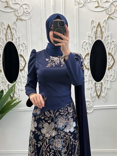 Nagehan Abiye Lacivert