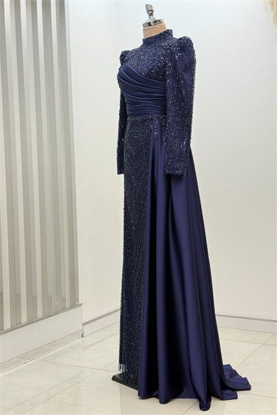 Raissa Abiye Lacivert