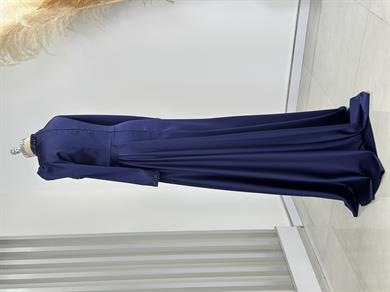 Regina Abiye Lacivert