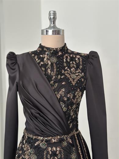 Regina Abiye Siyah-Gold