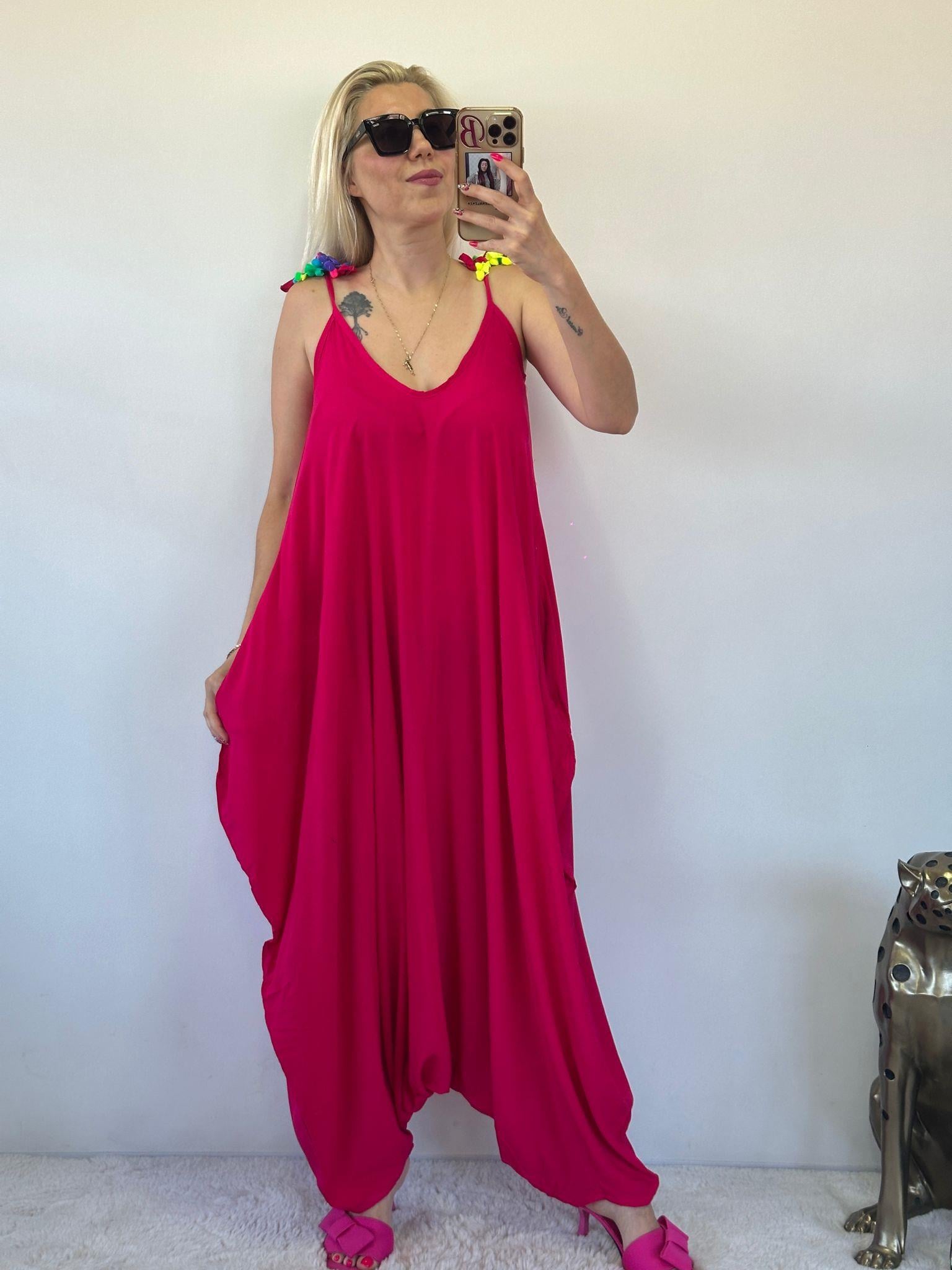 Pembe Ponpon Detaylı Tulum